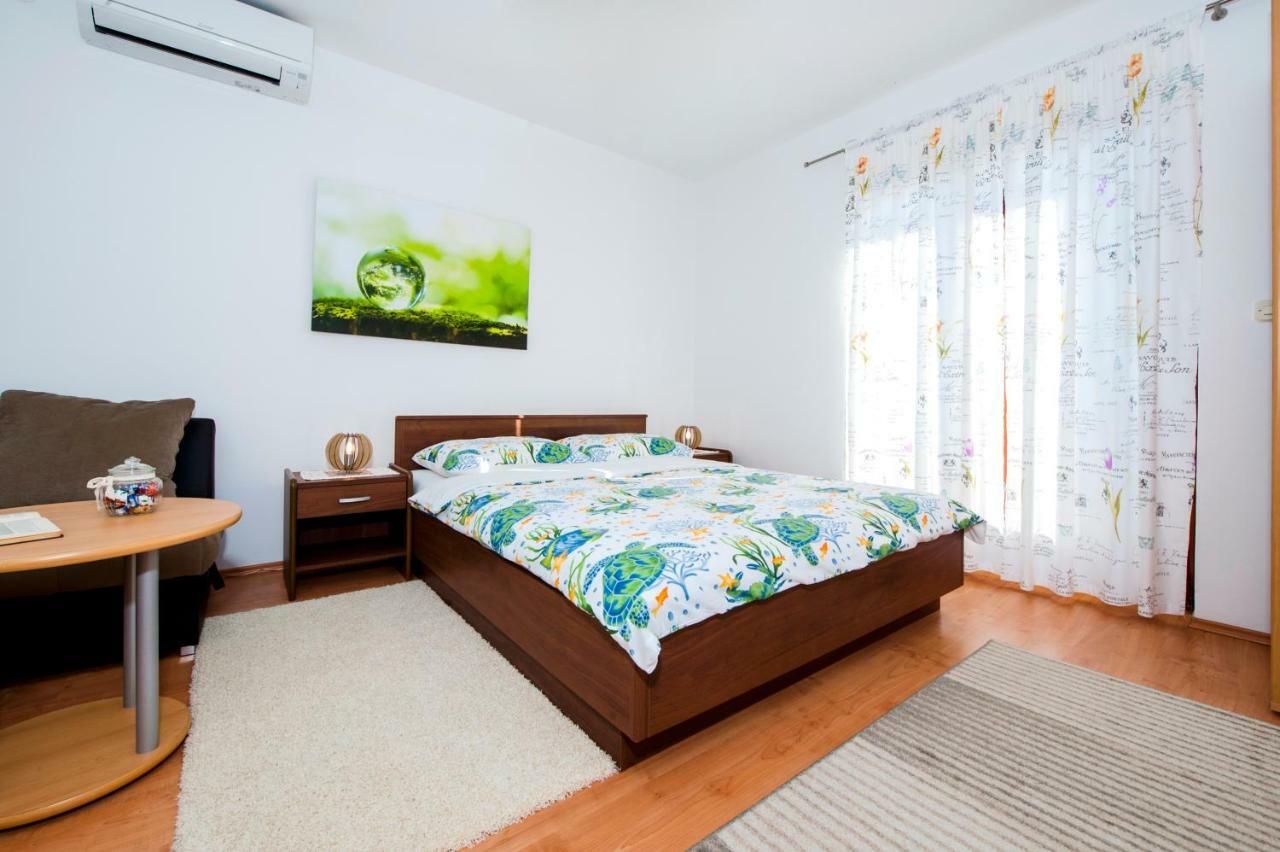 Apartman Gala Ровінь Екстер'єр фото