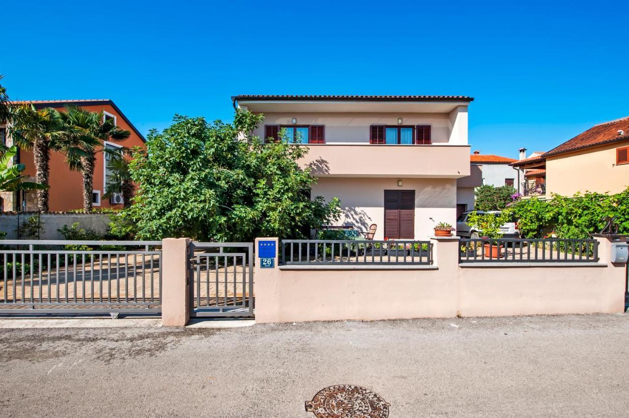 Apartman Gala Ровінь Екстер'єр фото